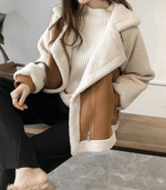 Dame Jakke - Oversized Fit - Imiteret Lammeskind - Bred Revers - Lynlåsdetaljer